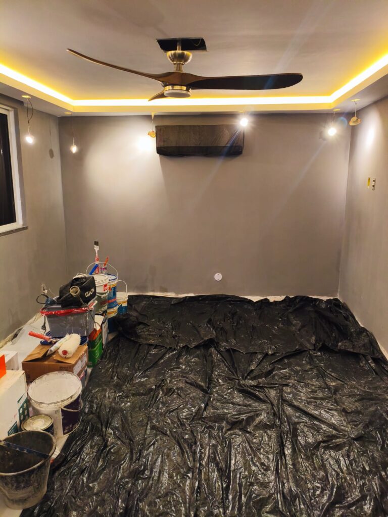 Obra de reforma residencial em andamento executada pela XFEL Engenharia no Rio de Janeiro